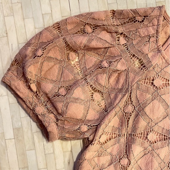 Anthropologie - Mauve - Tan Embroidered Floral Top - XS - Picture 5 of 10